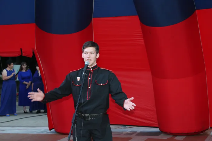 Наконечный Юрий. Сольное народное пение. Преподаватель В.В. Кравцова..JPG